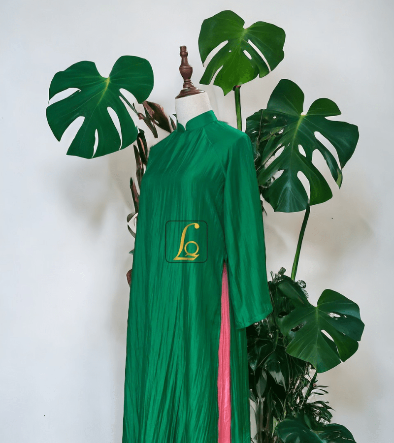 Áo dài lụa tơ tằm màu xanh lá cây