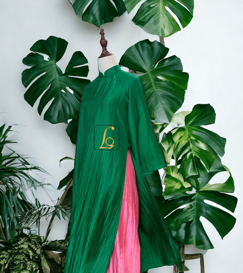 Áo dài lụa tơ tằm màu xanh lá cây