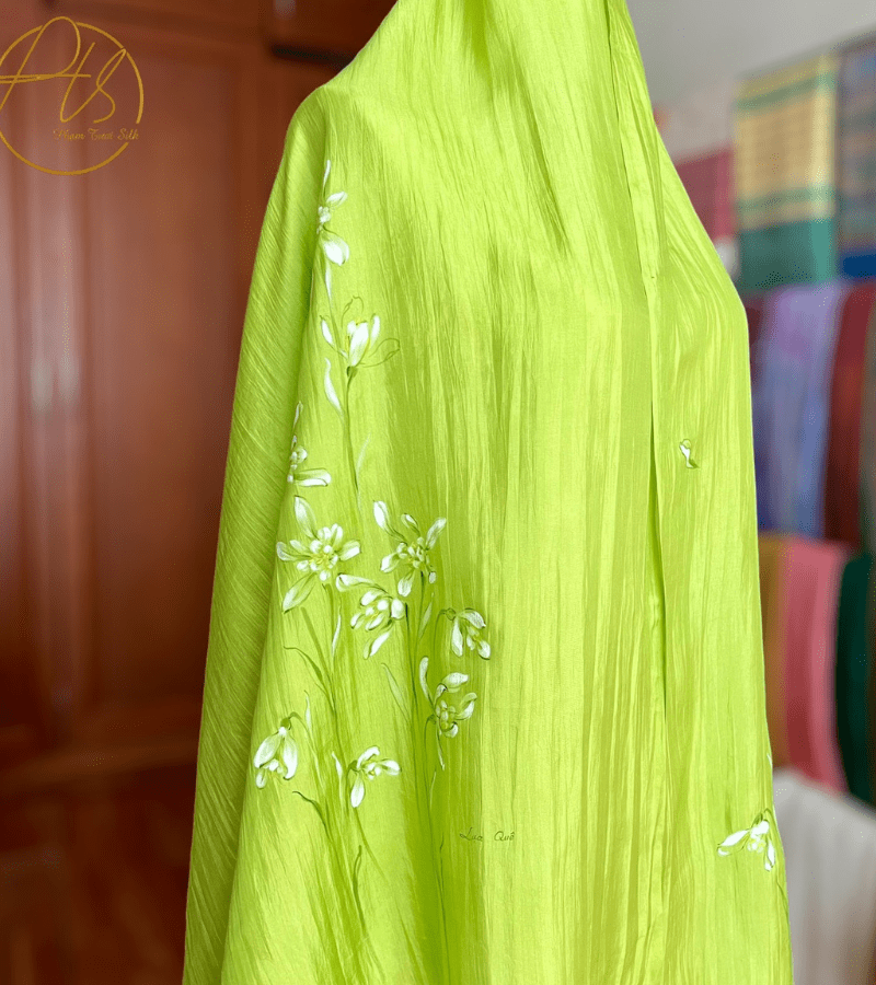 Khăn lụa tơ tằm vẽ tay hoa Tuyết Điểm