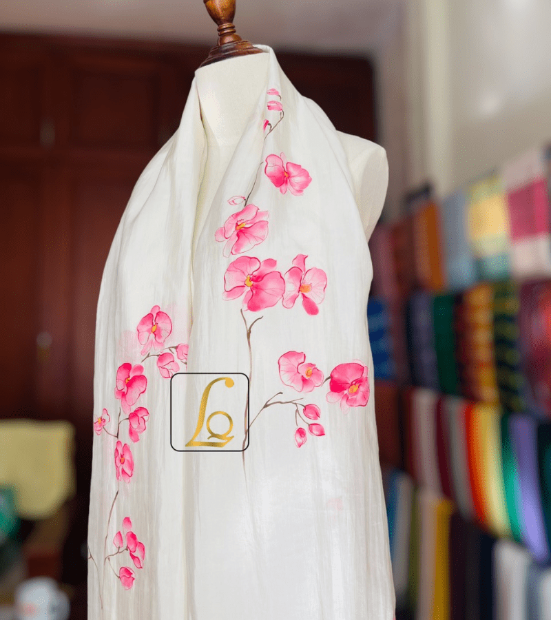 Khăn lụa tơ tằm vẽ tay hoa Lan