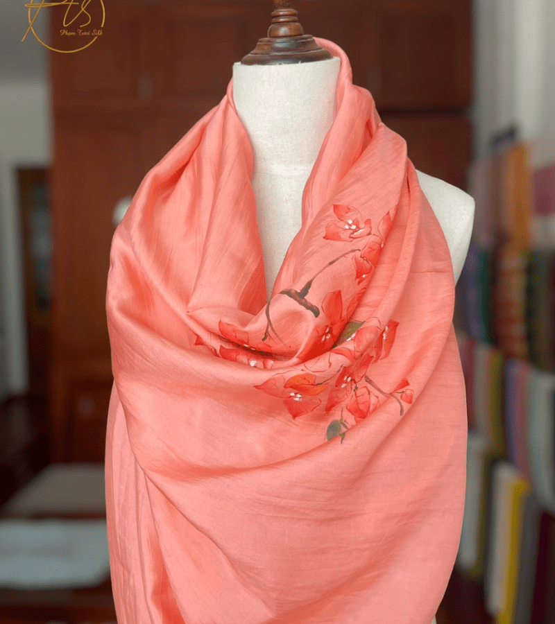 Khăn lụa tơ tằm vẽ tay hoa giấy