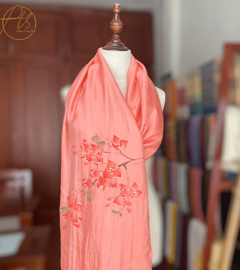 Khăn lụa tơ tằm vẽ tay hoa giấy