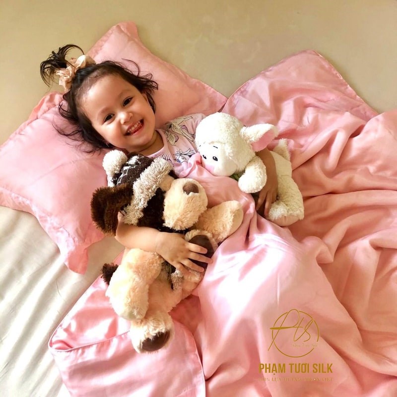 Silk blanket for kids