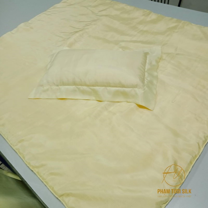 Silk blanket for kids