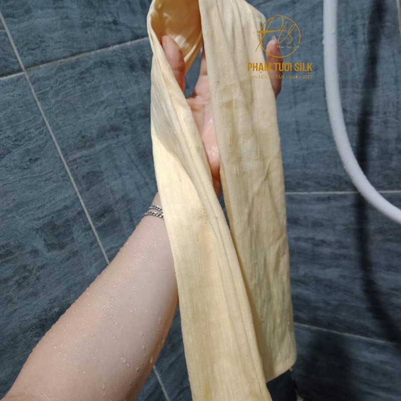 Khăn tẩy da chết body tơ tằm tự nhiên