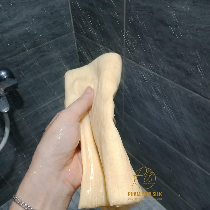 Khăn tẩy da chết body tơ tằm tự nhiên
