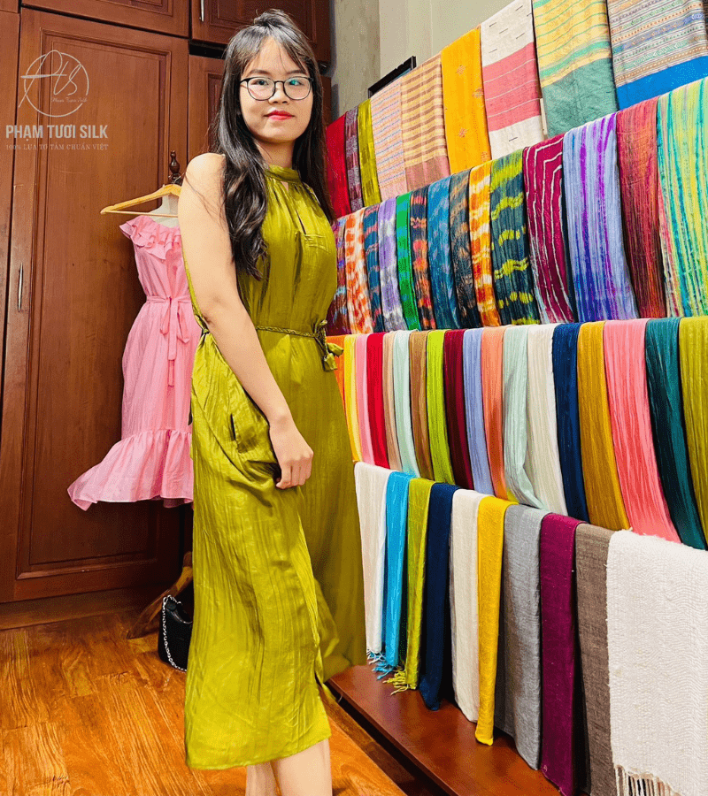 Váy lụa tơ tằm màu oliu (yếm)