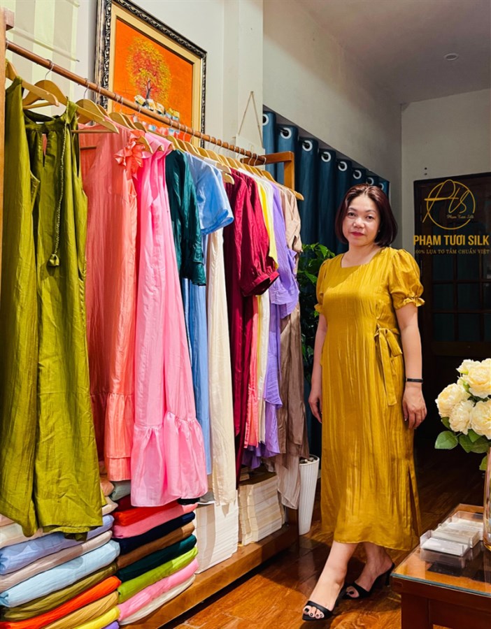 Váy lụa tơ tằm cao cấp màu vàng đồng 