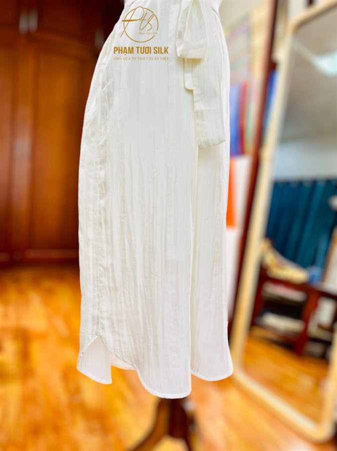 Váy lụa tơ tằm cao cấp màu trắng đuôi tôm