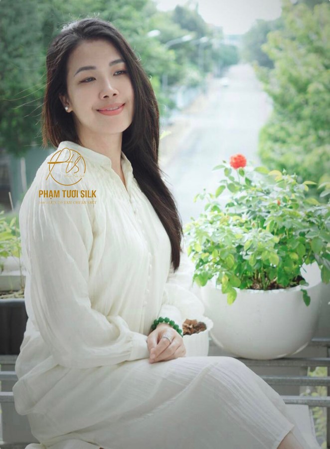 Váy lụa tơ tằm cao cấp màu trắng