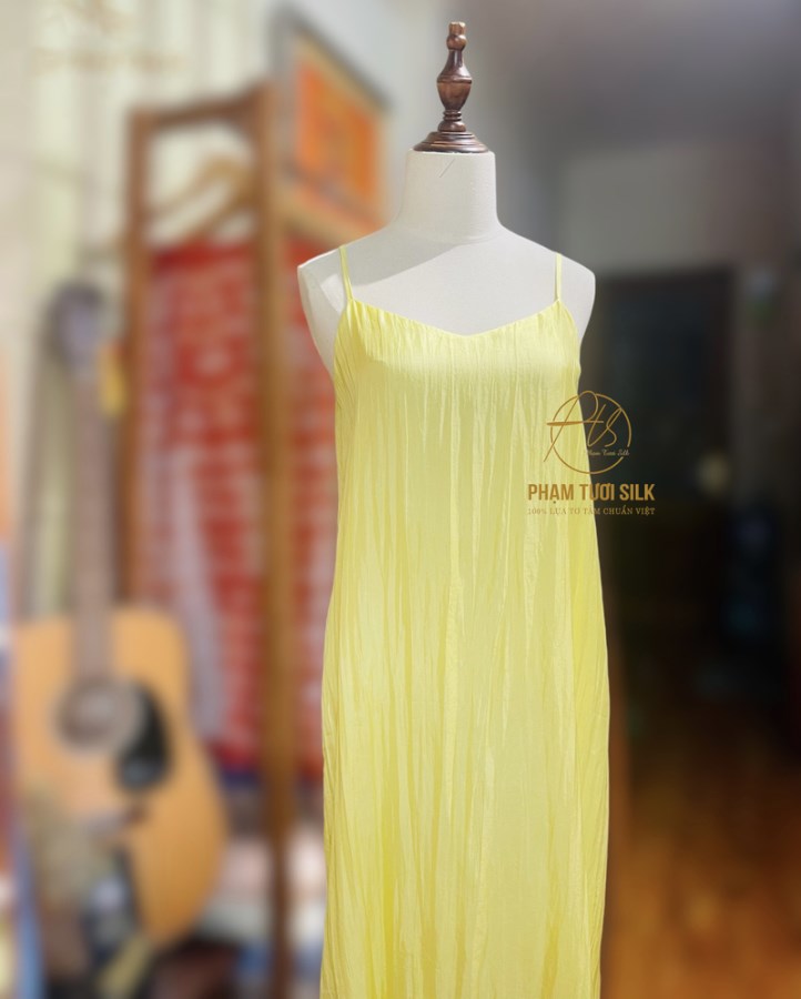 Váy ngủ lụa tơ tằm màu vàng