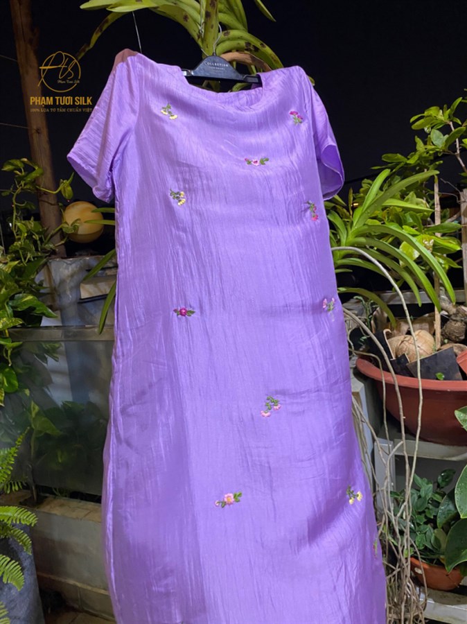 Váy lụa tơ tằm thêu tay màu tím