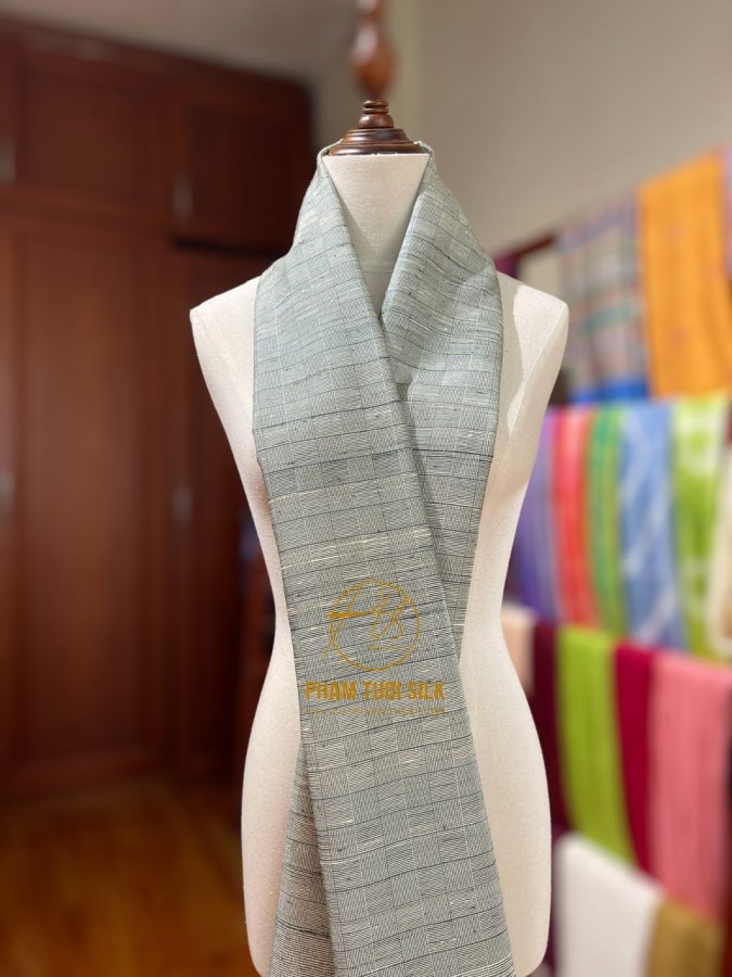 Khăn thổ cẩm tơ tằm độc đáo 