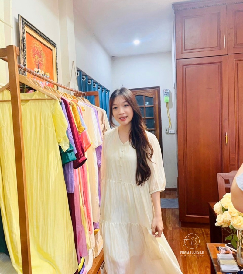 Váy lụa tơ tằm cao cấp màu trắng ngà