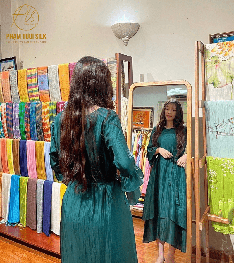 Váy lụa tơ tằm cao cấp màu xanh lá cây