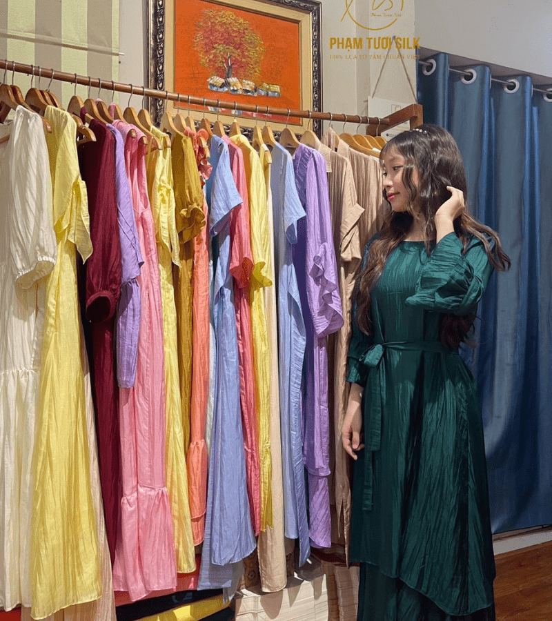 Váy lụa tơ tằm cao cấp màu xanh lá cây