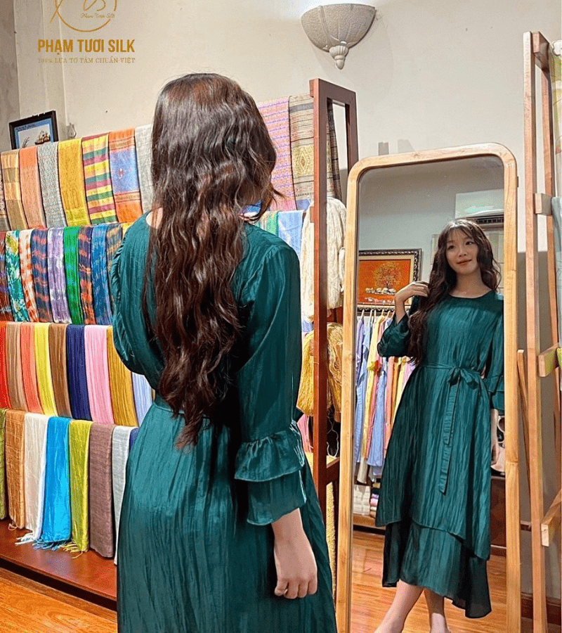 Váy lụa tơ tằm cao cấp màu xanh lá cây
