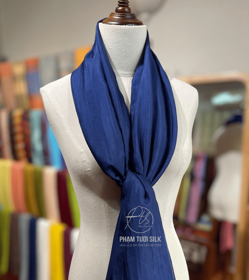 Khăn lụa tơ tằm trơn màu xanh navy