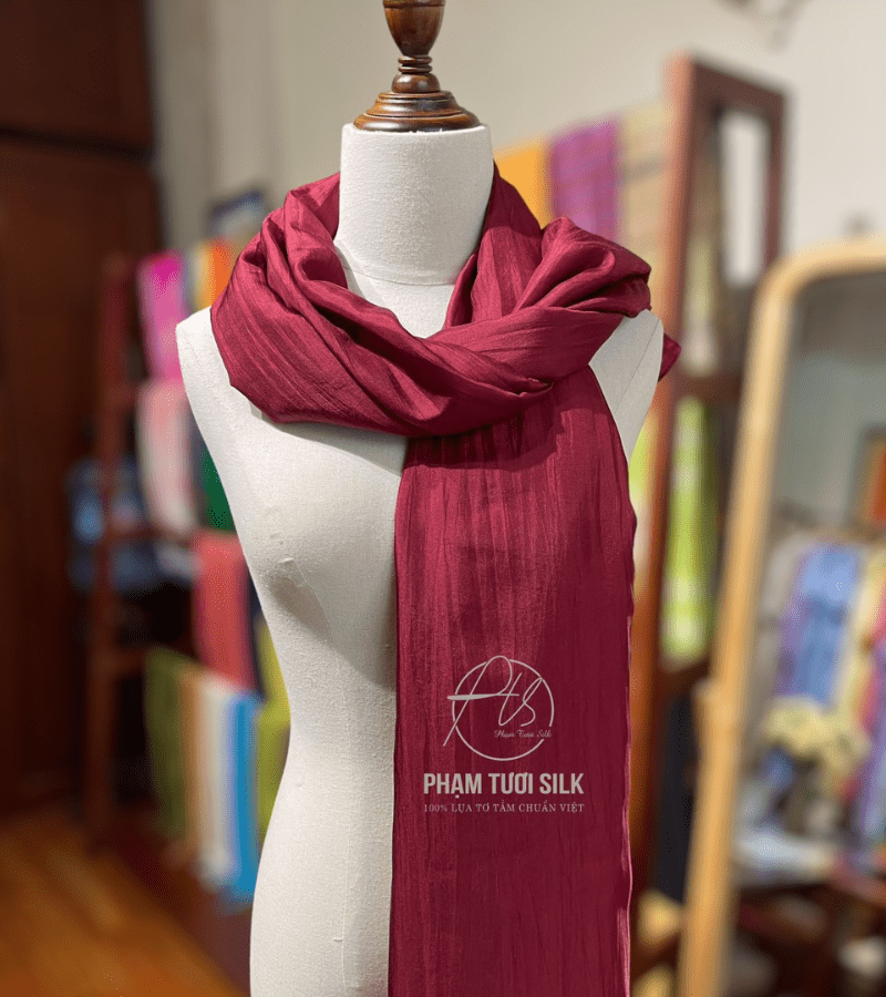 Khăn lụa tơ tằm trơn màu đỏ rượu