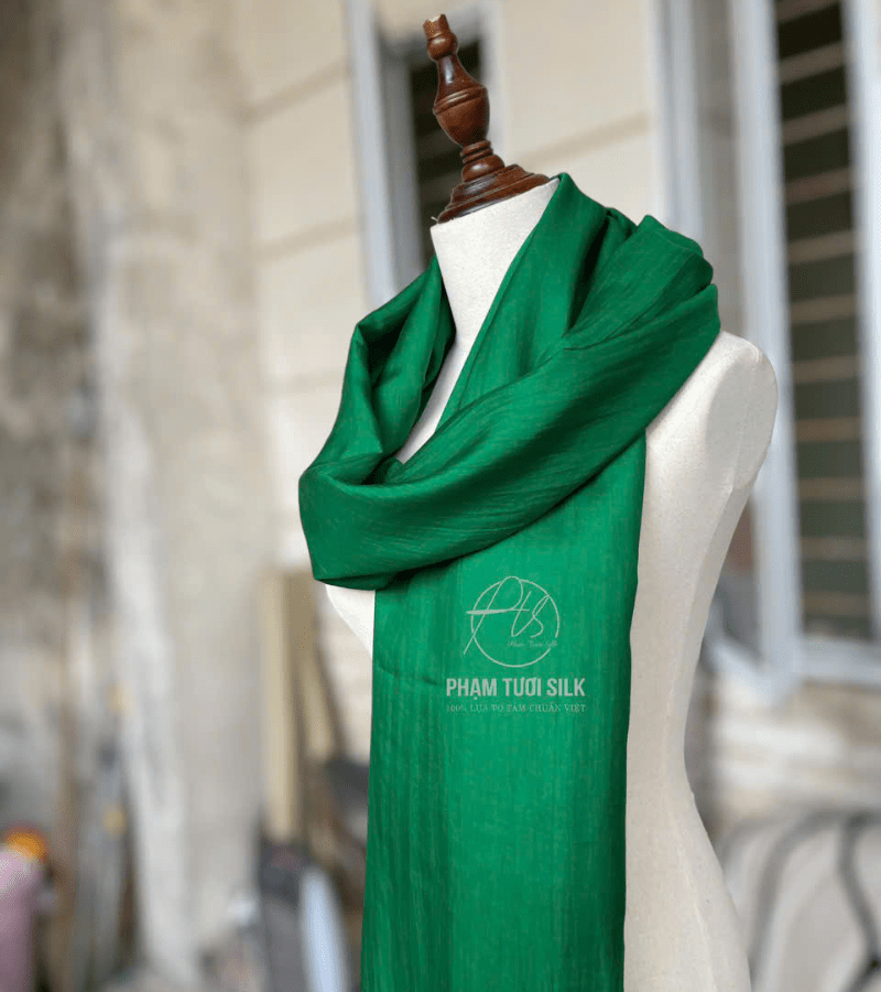 Khăn lụa tơ tằm trơn màu xanh lá cây đậm
