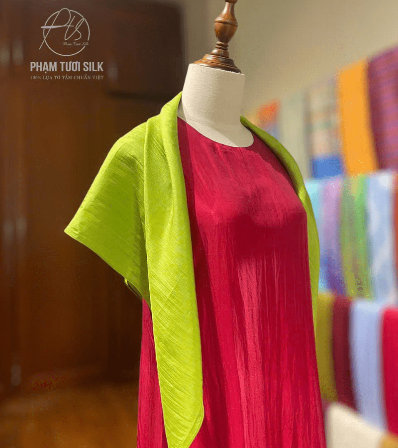 Khăn Lụa Tơ Tằm Vuông Màu Xanh Lá (90x90cm)