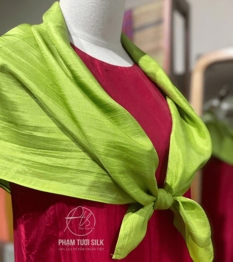 Khăn Lụa Tơ Tằm Vuông Màu Xanh Lá (90x90cm)