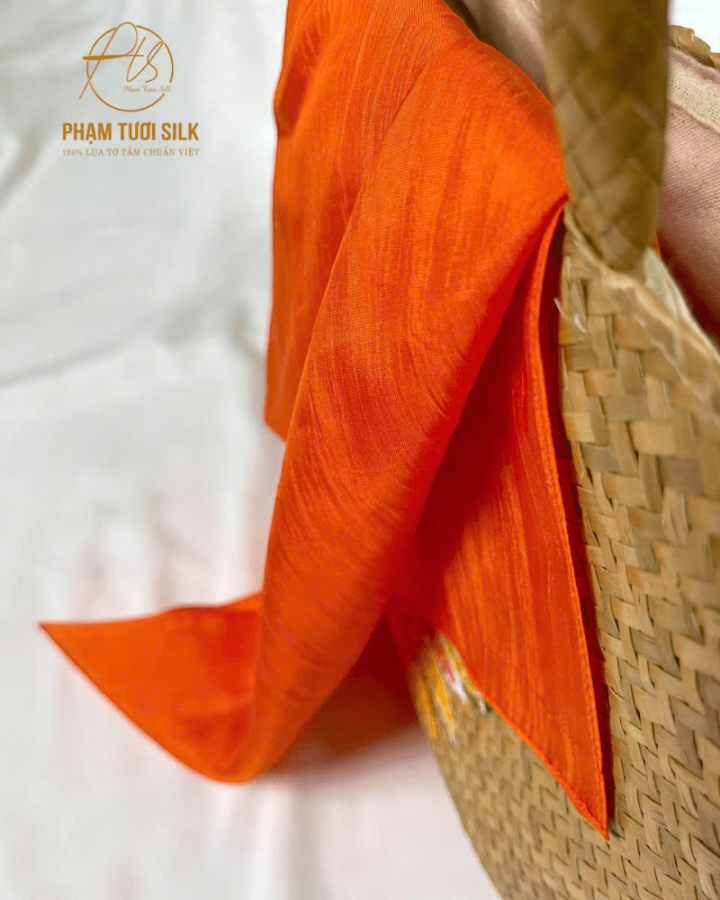 Khăn Lụa Tơ Tằm Vuông Màu Cam  (50x50cm)
