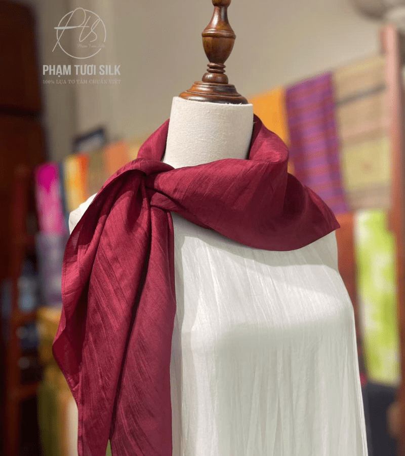 Khăn Lụa Tơ Tằm Vuông Màu Đỏ (85x85cm)