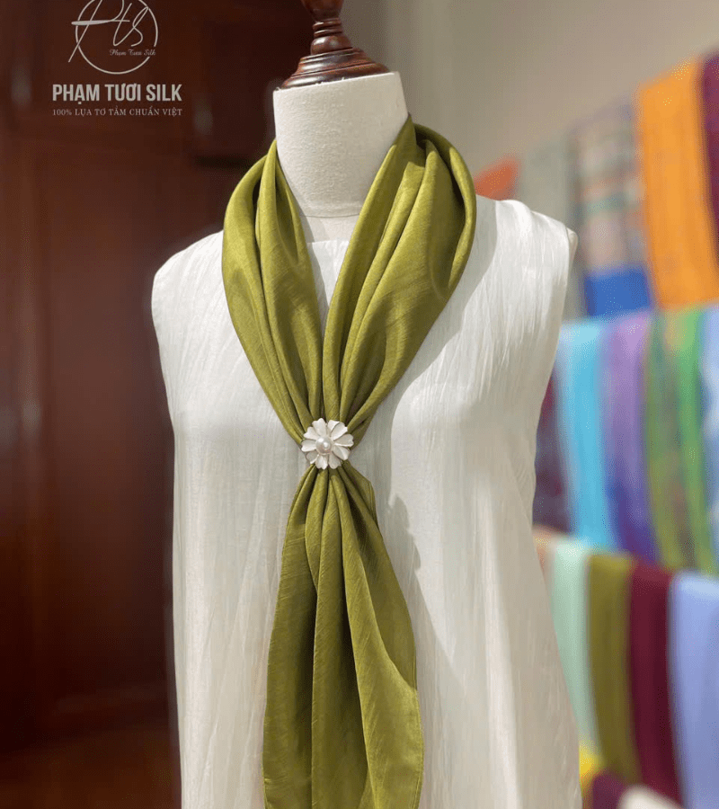 Khăn Lụa Tơ Tằm Vuông Màu Xanh Oliu (85x85cm)