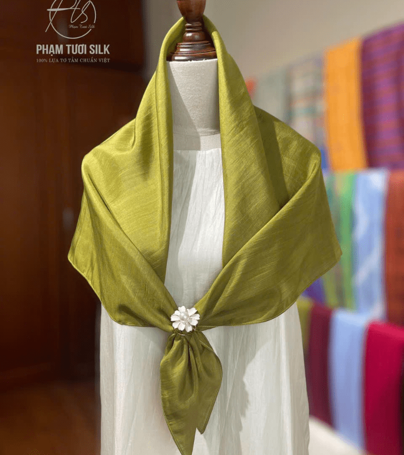 Khăn Lụa Tơ Tằm Vuông Màu Xanh Oliu (85x85cm)
