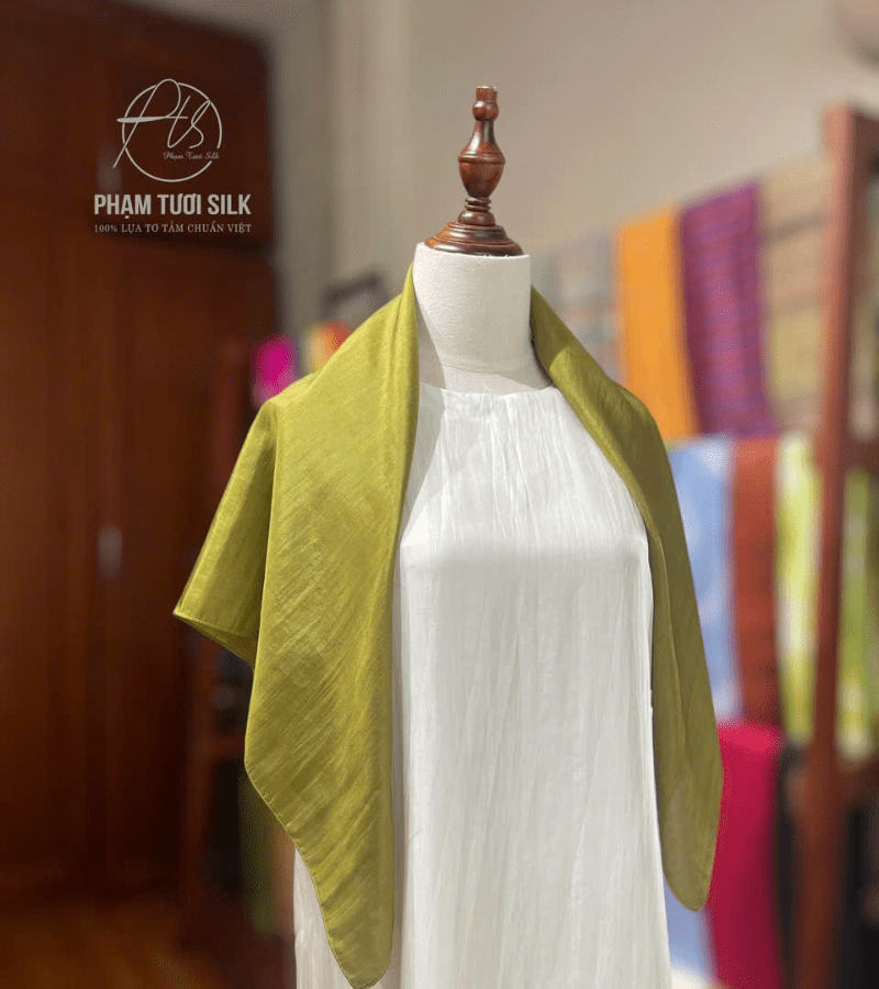 Khăn Lụa Tơ Tằm Vuông Màu Xanh Oliu (85x85cm)