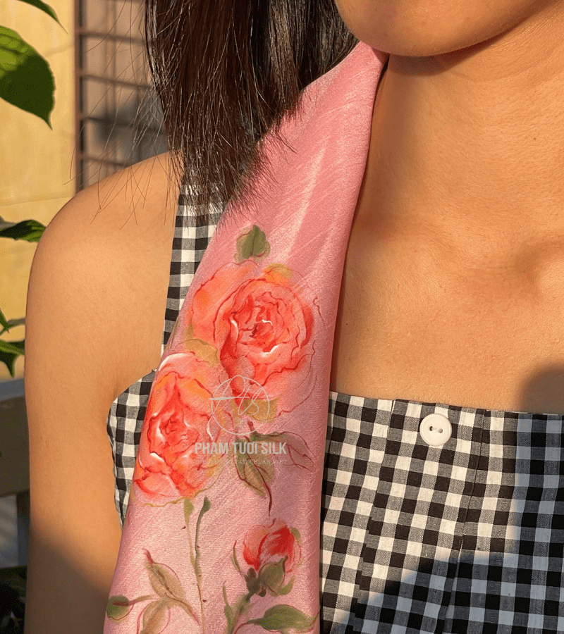 Khăn lụa tơ tằm vuông vẽ tay