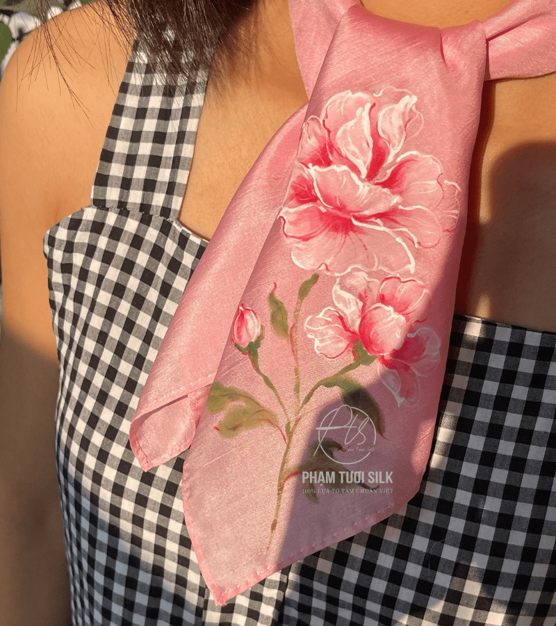 khăn lụa tơ tằm vuông vẽ tay (50x50cm)