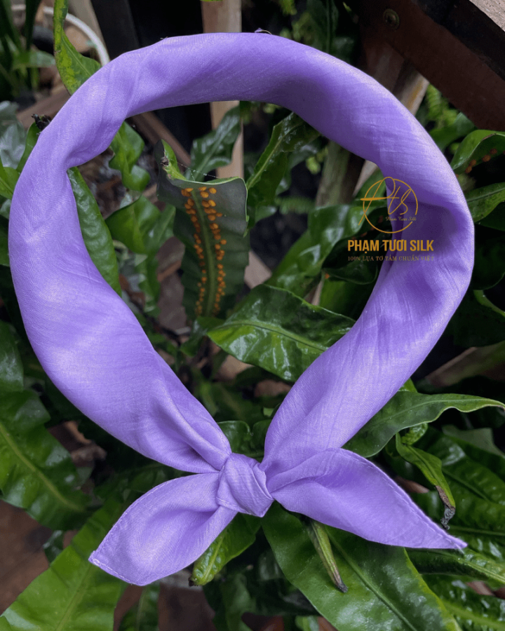 Khăn Lụa Tơ Tằm Vuông Màu Tím (50x50cm)