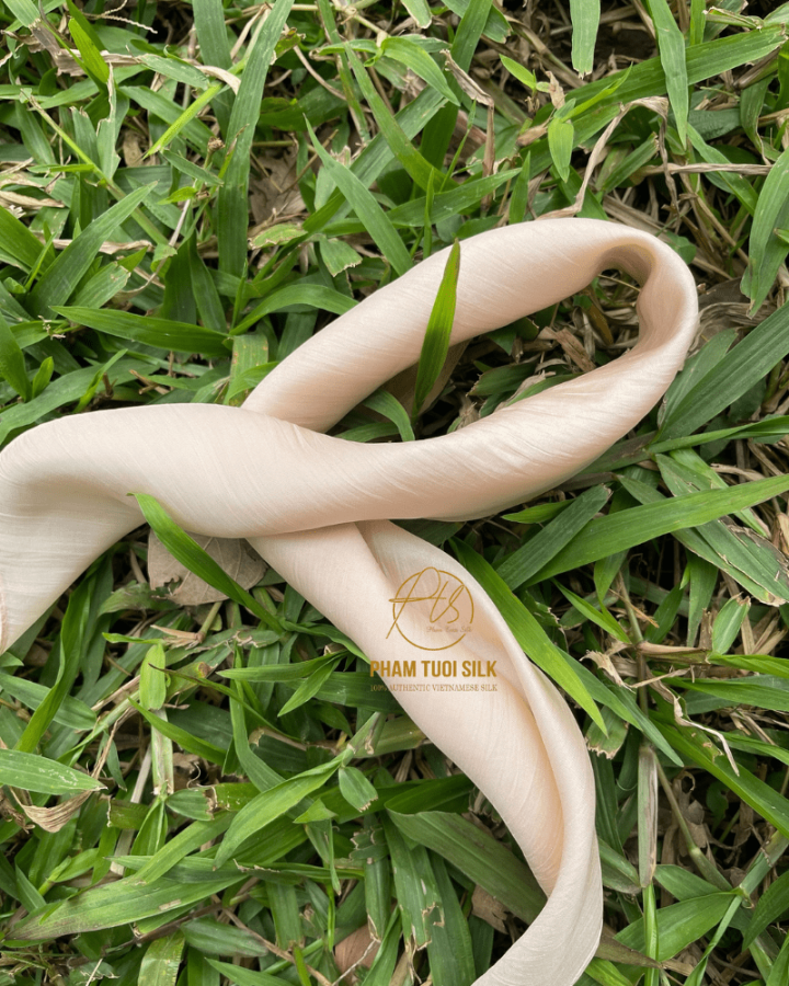 Khăn Lụa Tơ Tằm Vuông Màu Be (50x50cm)