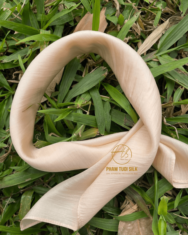 Khăn Lụa Tơ Tằm Vuông Màu Be (50x50cm)