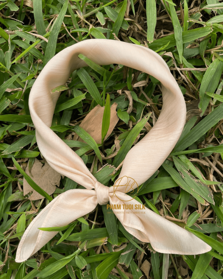 Khăn Lụa Tơ Tằm Vuông Màu Be (50x50cm)