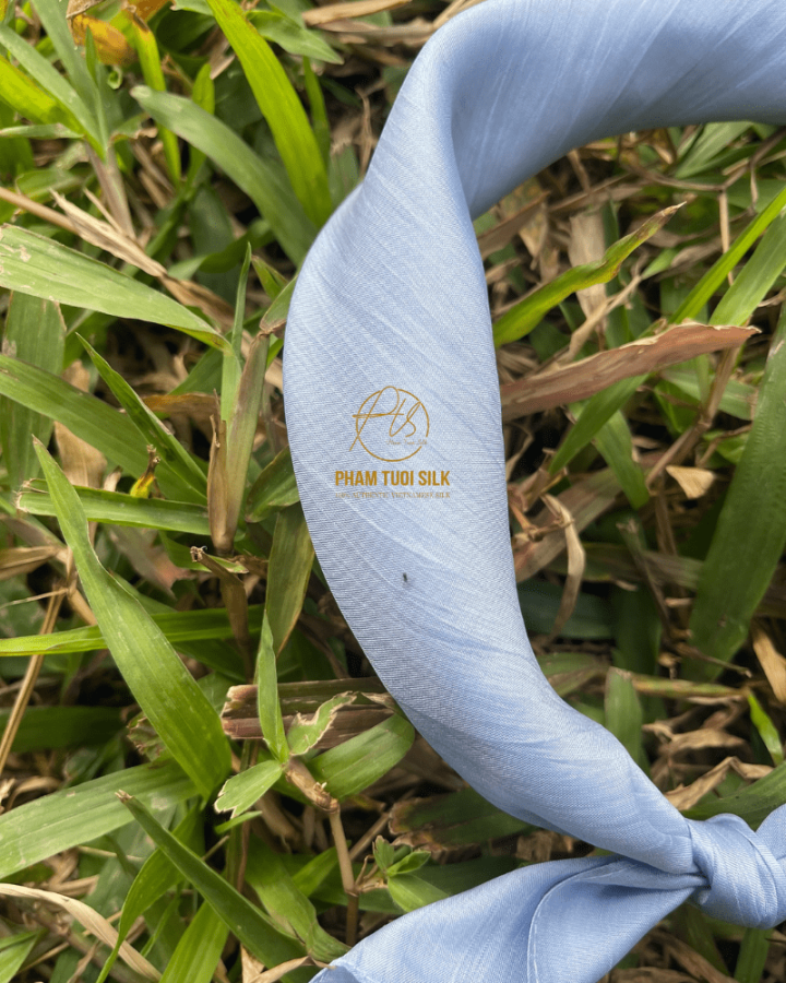 Khăn Lụa Tơ Tằm Vuông Màu Xanh Lam (50x50cm)