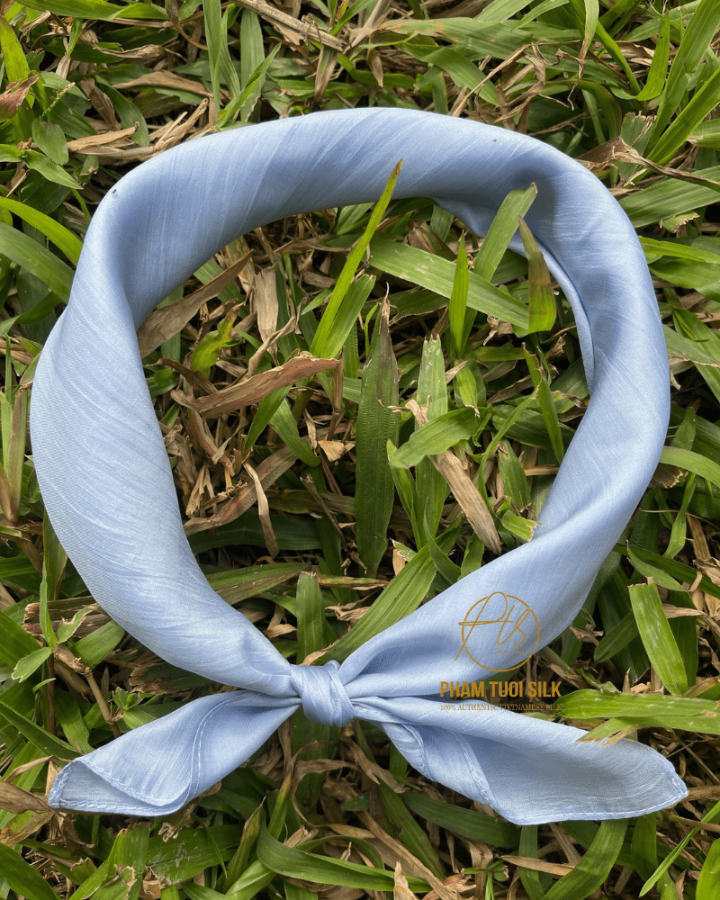 Khăn Lụa Tơ Tằm Vuông Màu Xanh Lam (50x50cm)