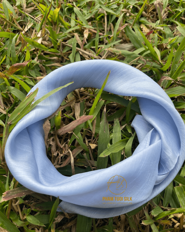 Khăn Lụa Tơ Tằm Vuông Màu Xanh Lam (50x50cm)