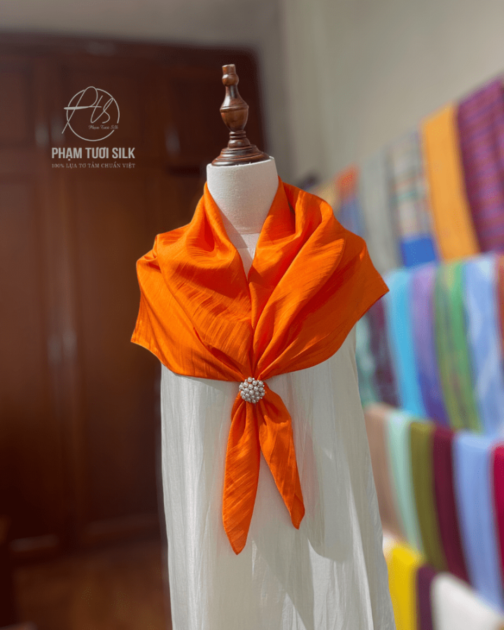 Khăn Lụa Tơ Tằm Vuông Màu Cam (85x85cm)