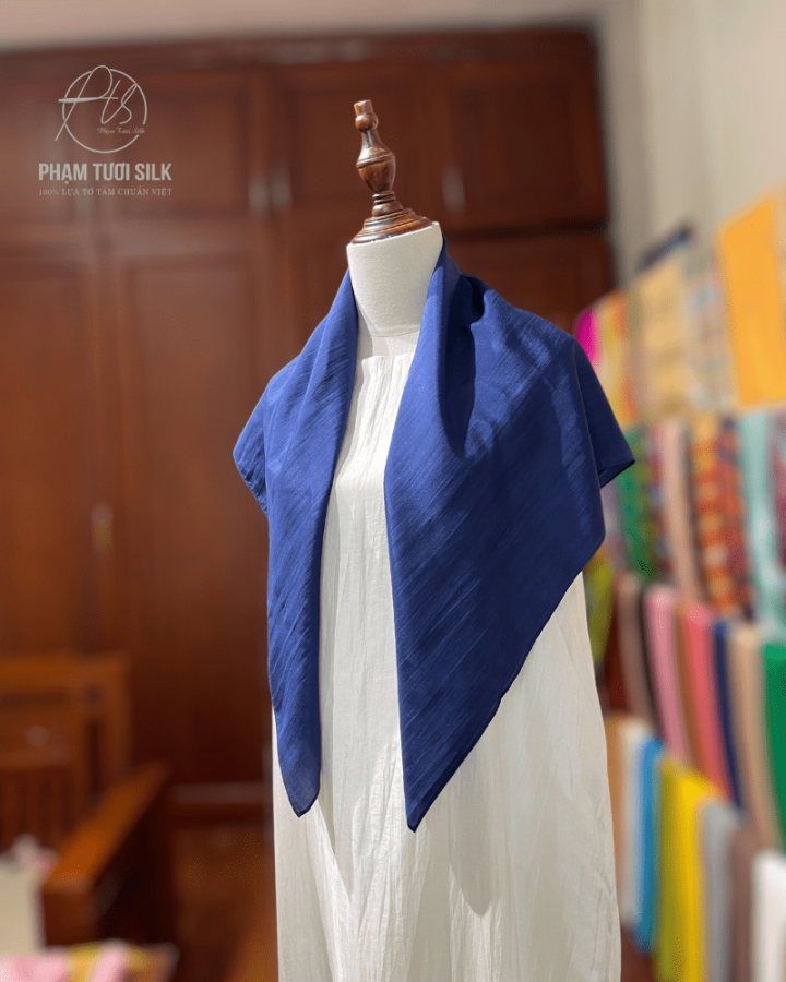 Khăn Lụa Tơ Tằm Vuông Màu Xanh Tím Than (85x85cm)