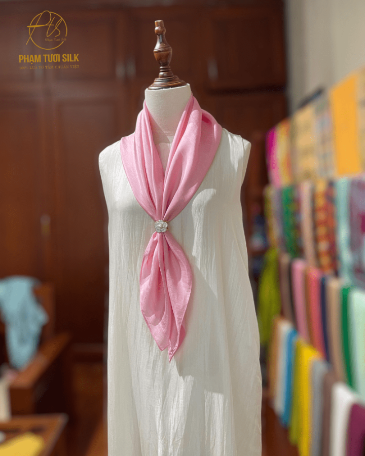 Khăn Lụa Tơ Tằm Vuông Màu Hồng (85x85cm)