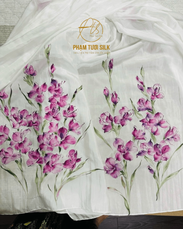 Khăn lụa tơ tằm vẽ tay hoa Rơn