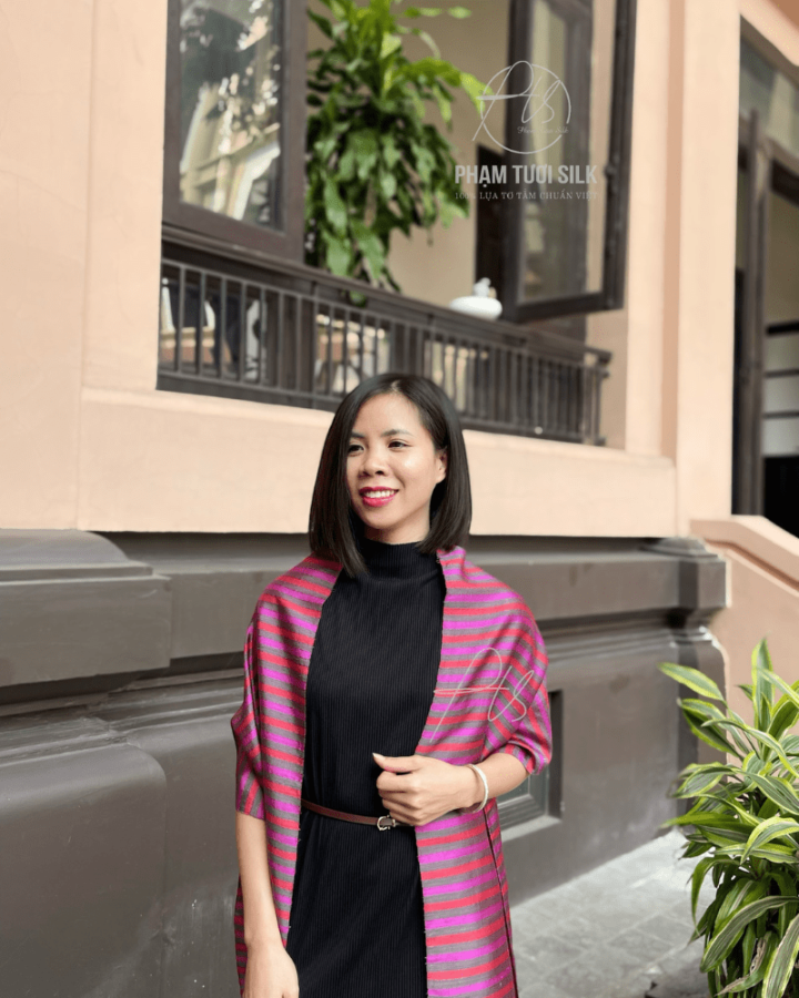 Khăn thổ cẩm tơ tằm thủ công