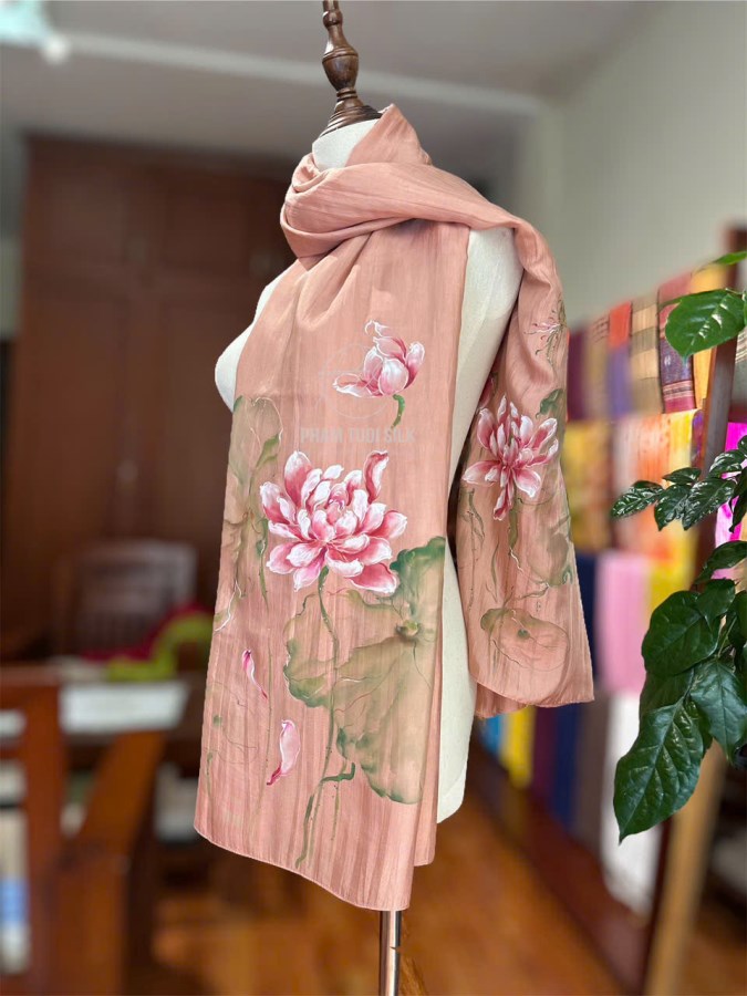 Khăn lụa tơ tằm vẽ tay hoa Lan