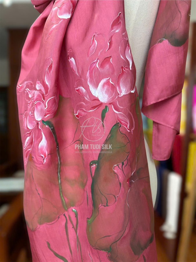 Khăn lụa tơ tằm vẽ tay hoa Sen 