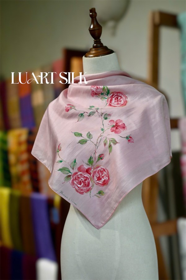Khăn lụa tơ tằm vuông vẽ tay (85x85cm)