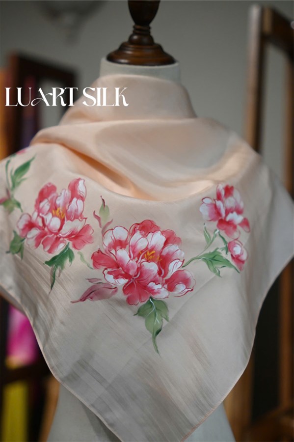 Khăn lụa tơ tằm vuông vẽ tay (85x85cm)