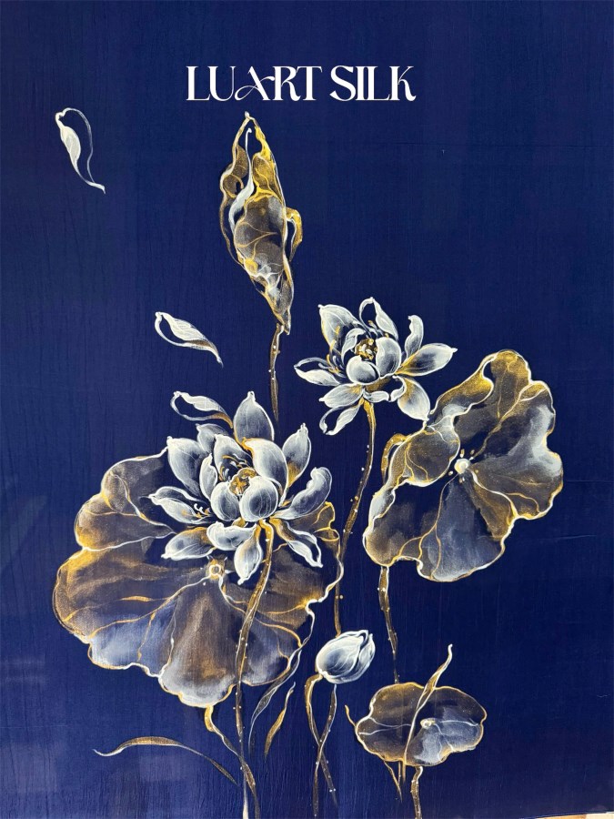 Khăn lụa tơ tằm vẽ tay hoa Sen